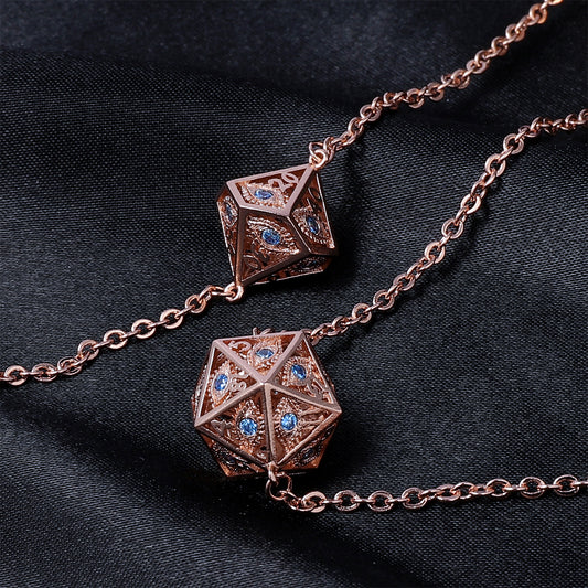 ドラゴンアイ 7 ダイ ネックレス - ゴールド、レッド ジェム付き