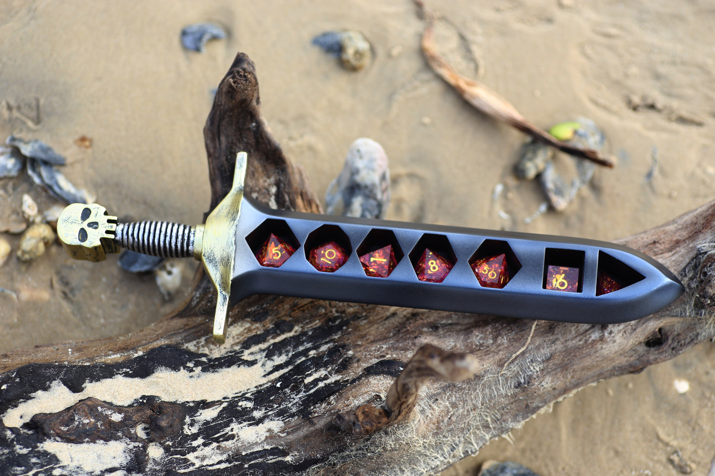 グリムダガーダイスケース/ホルダー(シースカバー付き)-ゴールド