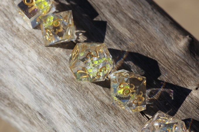 Sharp Edged Dice Set with Metal Skulls Inclusion