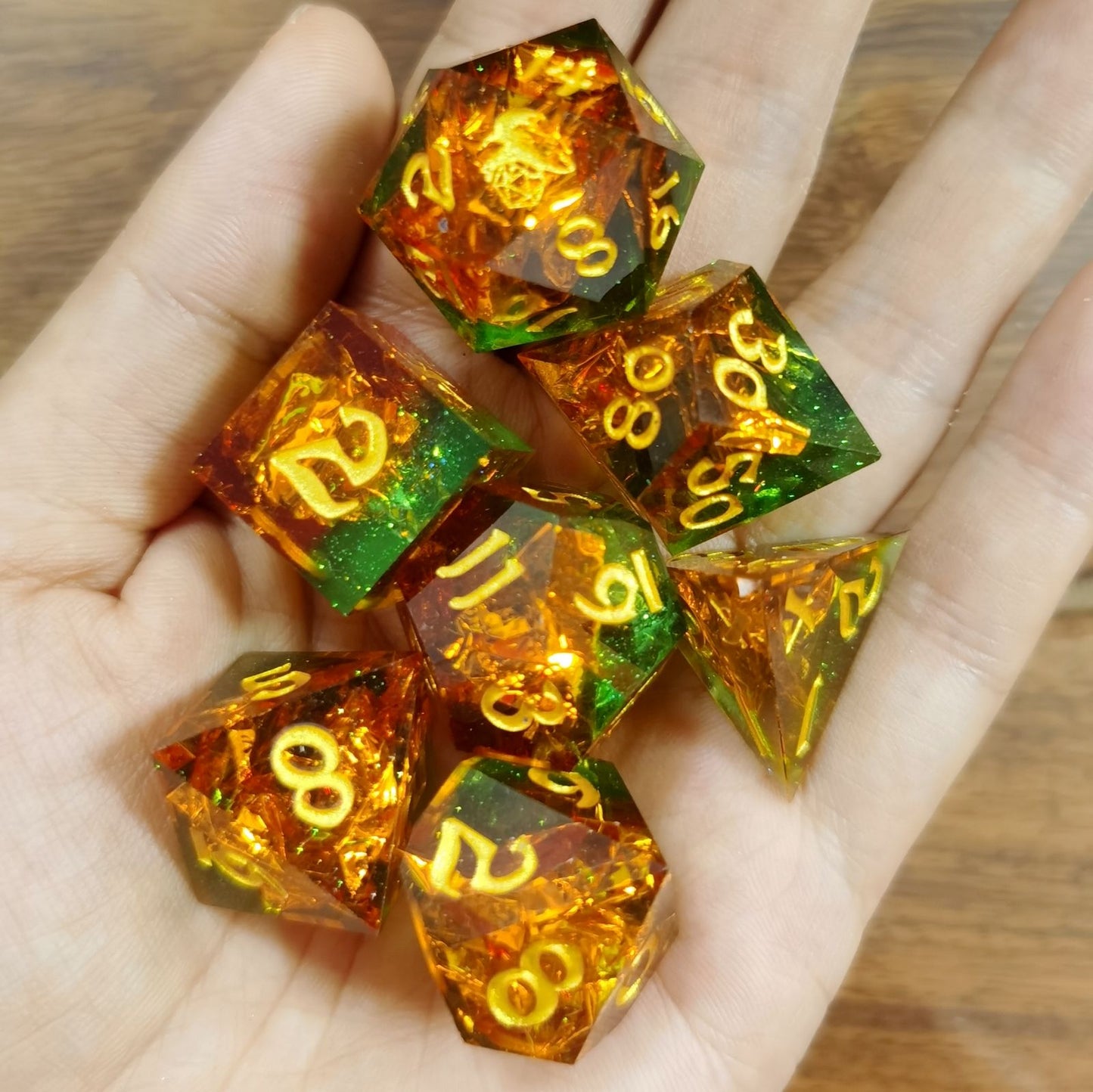 キャプチャーマジック ハンドメイド シャープエッジ 樹脂製ダイス - オレンジ グリーン レイヤード