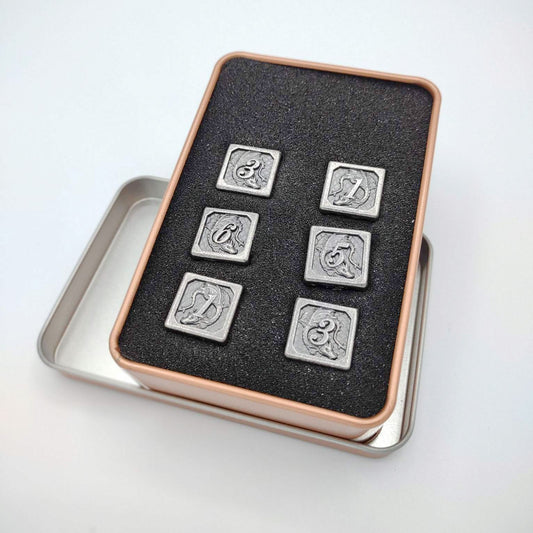 ウォーゲーマー スペシャルセット ドラゴンデザインの D6 アンティークアイアンセット 6 個セット